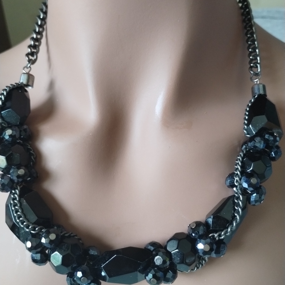 **Preowned Chunky Black Beaded Necklace on Silver Chain 🖤📿** - Picture 2 of 11